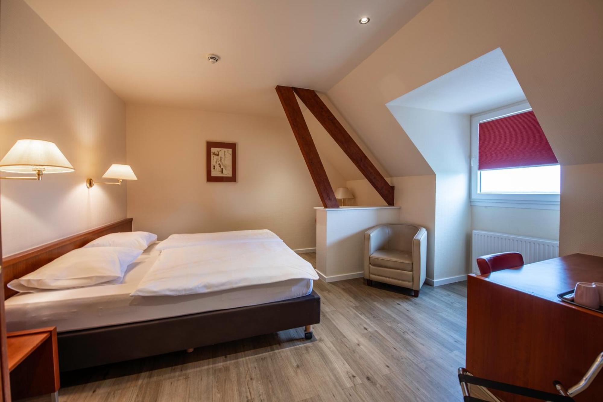 L'Hotel Et Restaurant Du Golf De Clervaux Eselborn ภายนอก รูปภาพ